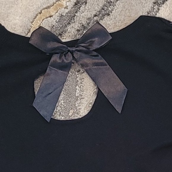 Candie's black bow back sequin sweater size small - Picture 8 of 8